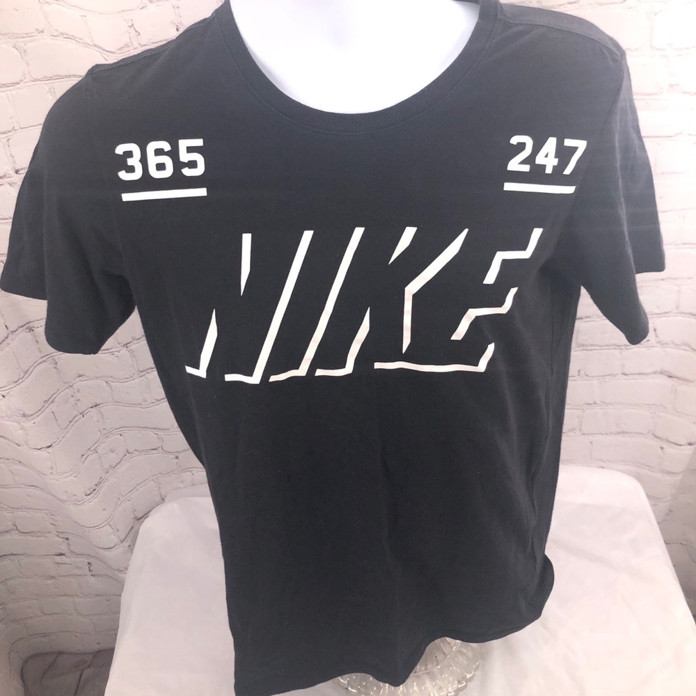 Nike men’s small 365 t shirt black white